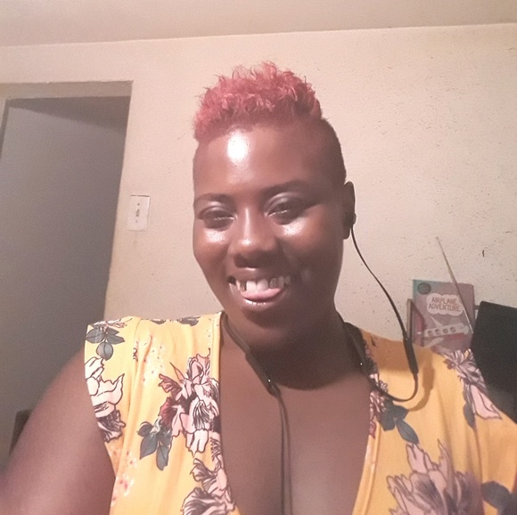 Meet your Posher, Shari - Picture 1 of 1